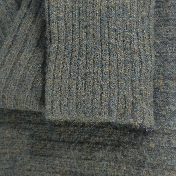 Old Navy Green Sweater Top - Picture 6 of 7